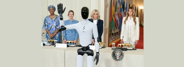 Cuando un algoritmo reemplaza al maestro o a la maestra: el proyecto político detrás del robot de Melania