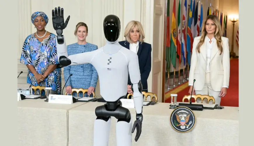 Cuando un algoritmo reemplaza al maestro o a la maestra: el proyecto político detrás del robot de Melania